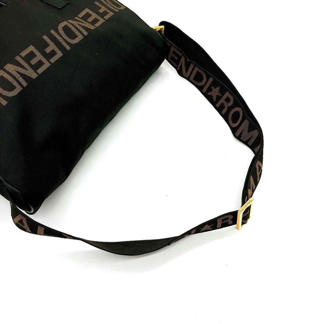 美品【FENDI】メッセンジャーバッグ　ナイロン　ブラック　ポーチ付き
