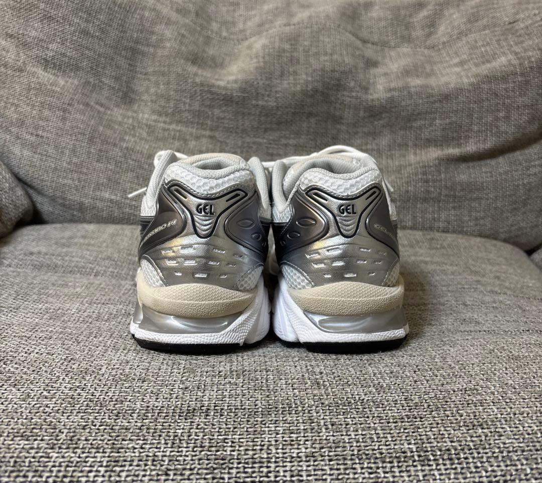 靴 Asics Gel-Kayano 14 White/Graphite Grey