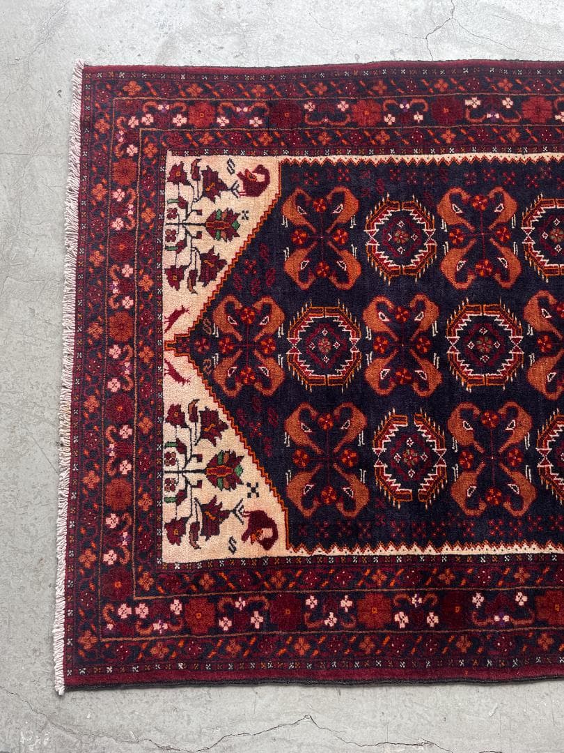 ペルシャ絨毯・148×113 セミアンティーク　ラグ　1970年代　草花文様