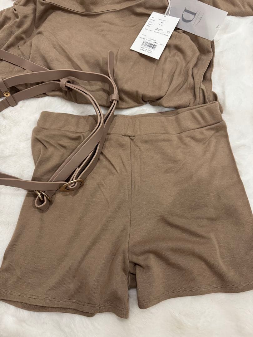 【新品5点と美品1点】❤️D a r i c h ❤️合計6点のまとめ売り！