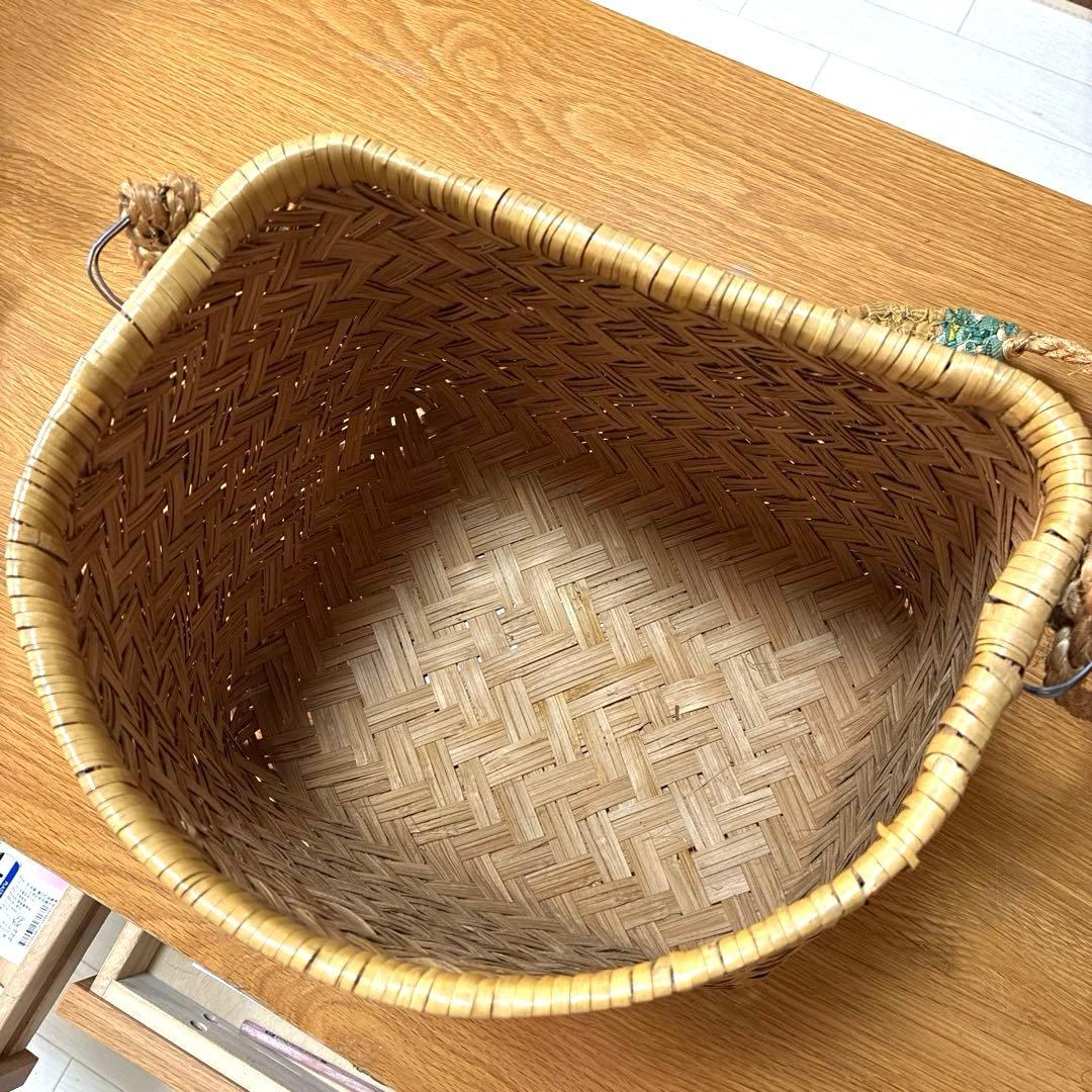 岩手県鳥越地方背負いかご 収穫用 山菜 キノコ　ひも付き 市場かご