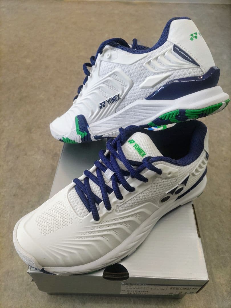 ヨネックス　エクリプション4MEN AC24.5cm新品