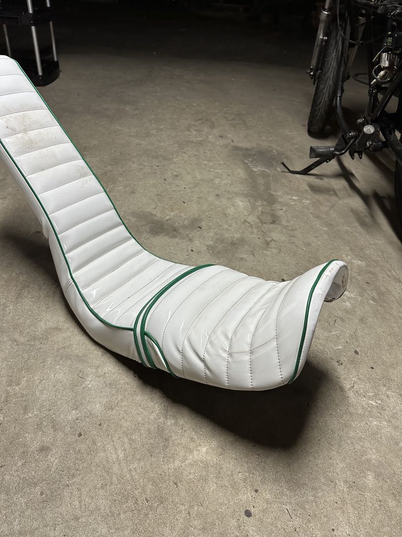 CB250N 400N バブ三段シート