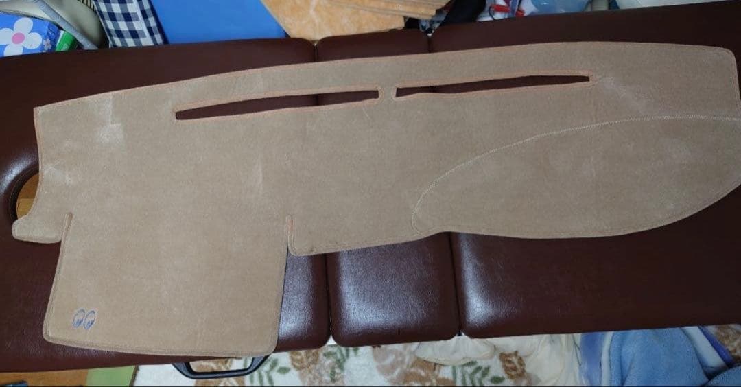 本日限定価格　215 ハイラックスサーフ　ダッシュボードマット