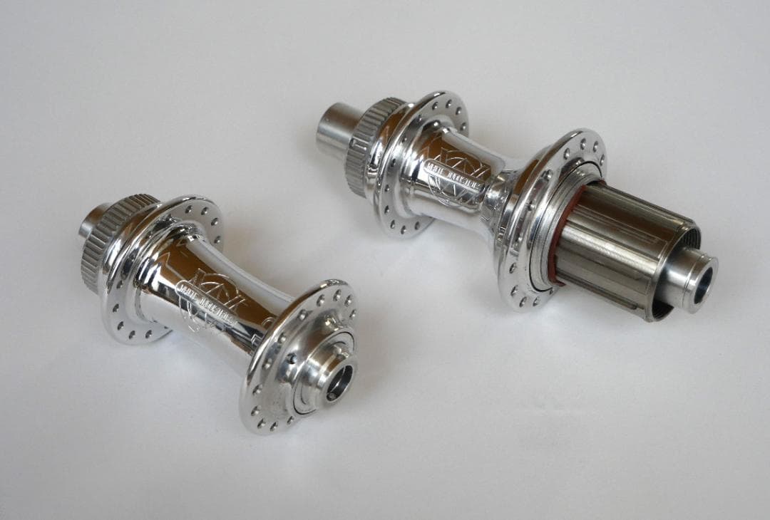 未使用品 ホワイトインダストリーズ CLD ハブ ポリッシュシルバー 32H