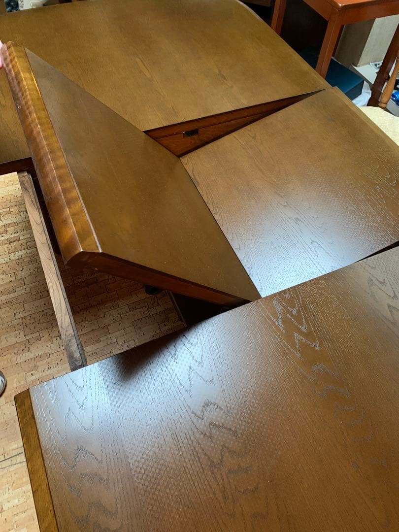 ダークブラウン 楕円形ダイニングテーブル　伸縮可能