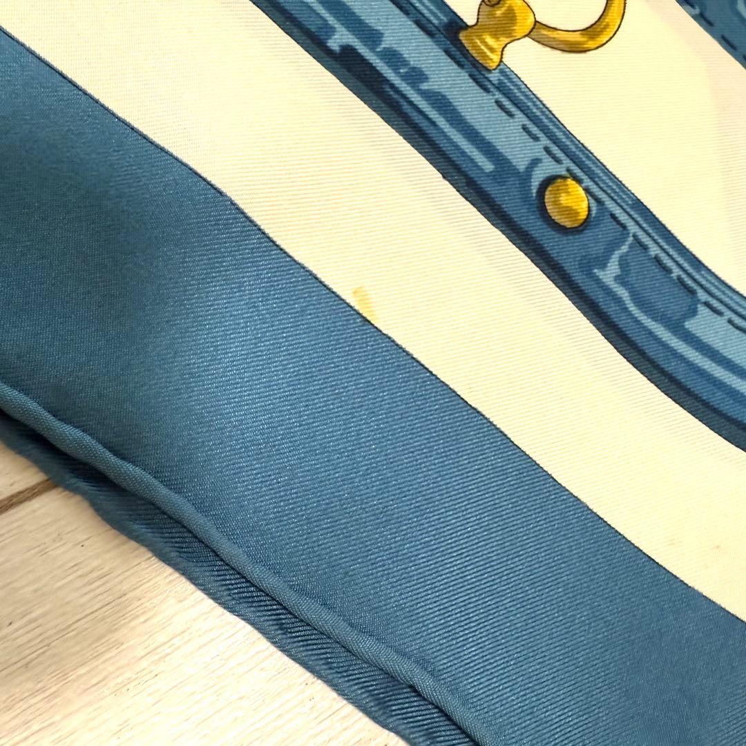 HERMES エルメス　カレ90 シルクスカーフ 「aux champs」ブルー