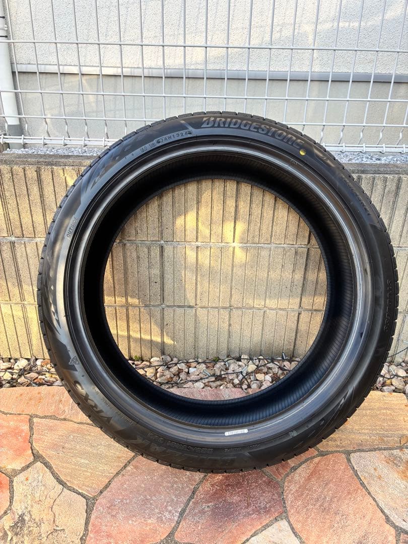 ブリザック VRX3 225/45R21 2024年製 バリ山