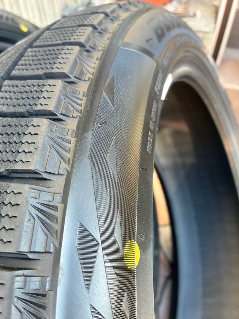 ブリザック VRX3 225/45R21 2024年製 バリ山