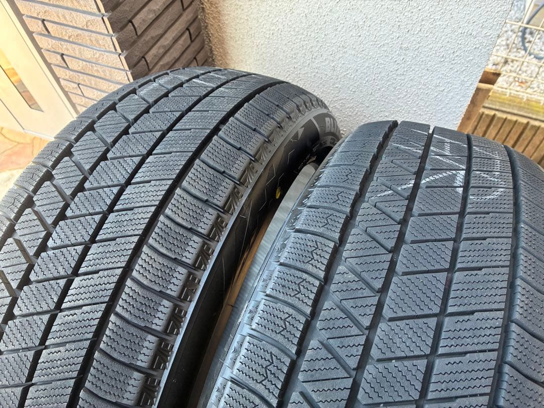 ブリザック VRX3 225/45R21 2024年製 バリ山