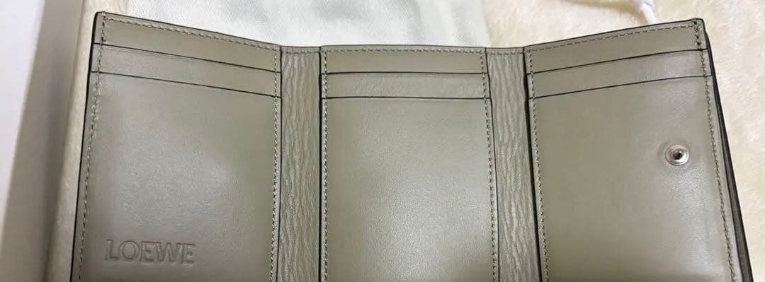 LOEWE ネイビー 三つ折り財布 保存袋付き