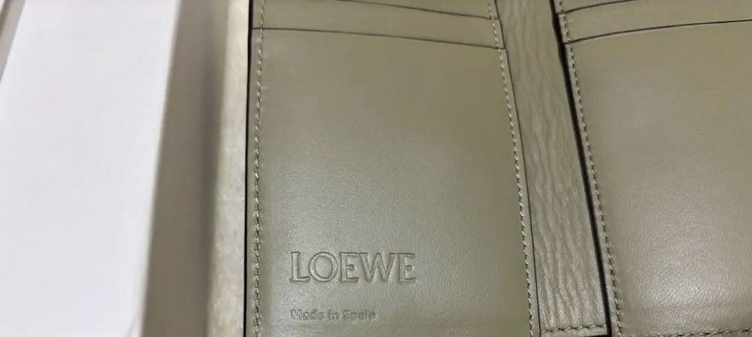 LOEWE ネイビー 三つ折り財布 保存袋付き