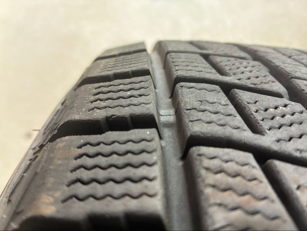 【ダンロップ-スタッドレスタイヤ】 235/55R20(4本)