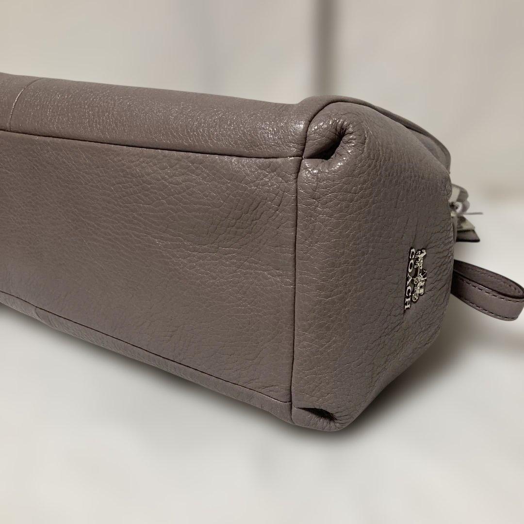 COACHトートバッグ★マディソン フィービー.シボ革レザー.三層.チャーム2枚