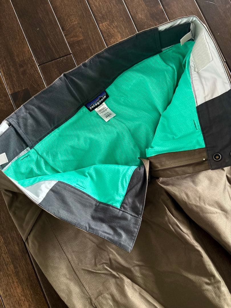 patagonia パタゴニア/ゴアテックス パウダーボウルPT カーキ L