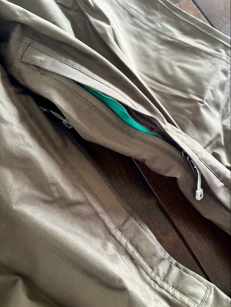 patagonia パタゴニア/ゴアテックス パウダーボウルPT カーキ L