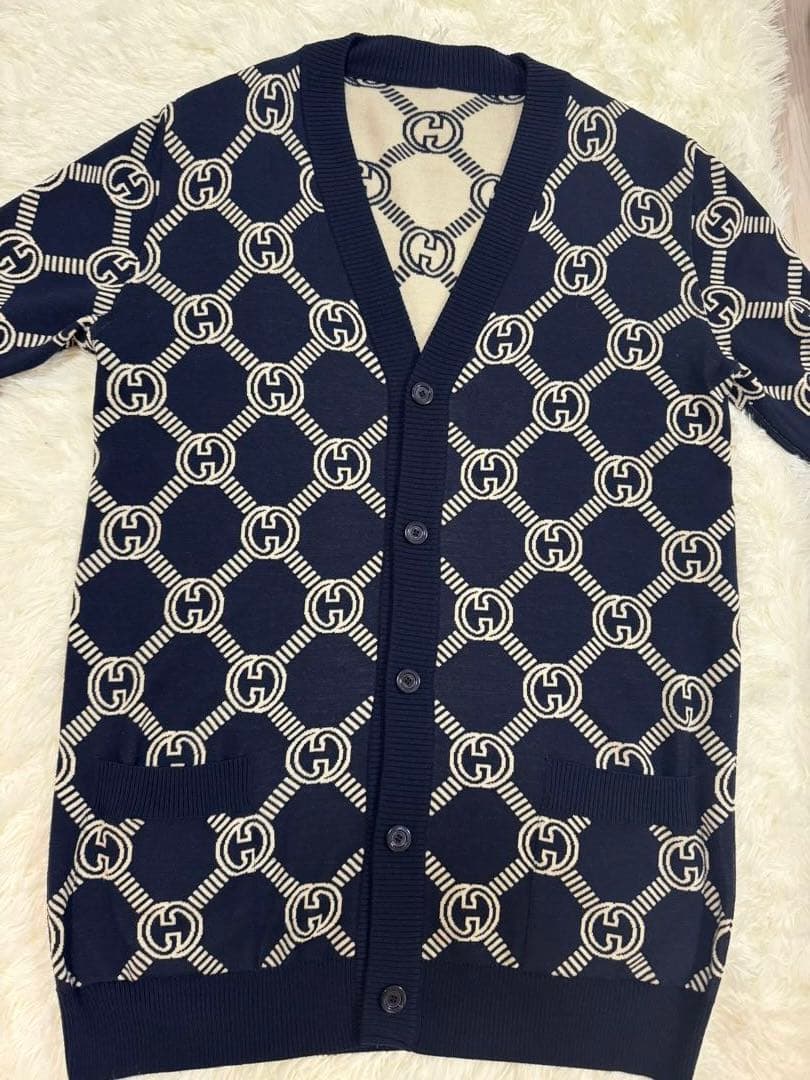 グッチ　リバーシブル　ベージュ　ネイビー　ニットカーディガン