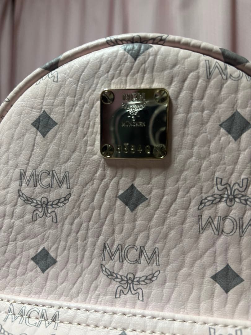 MCM ピンク リュック スタッズ付き　パウダーピンク　正規品