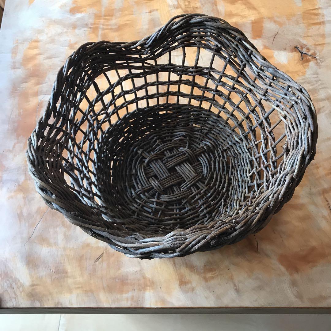 蔓の籠