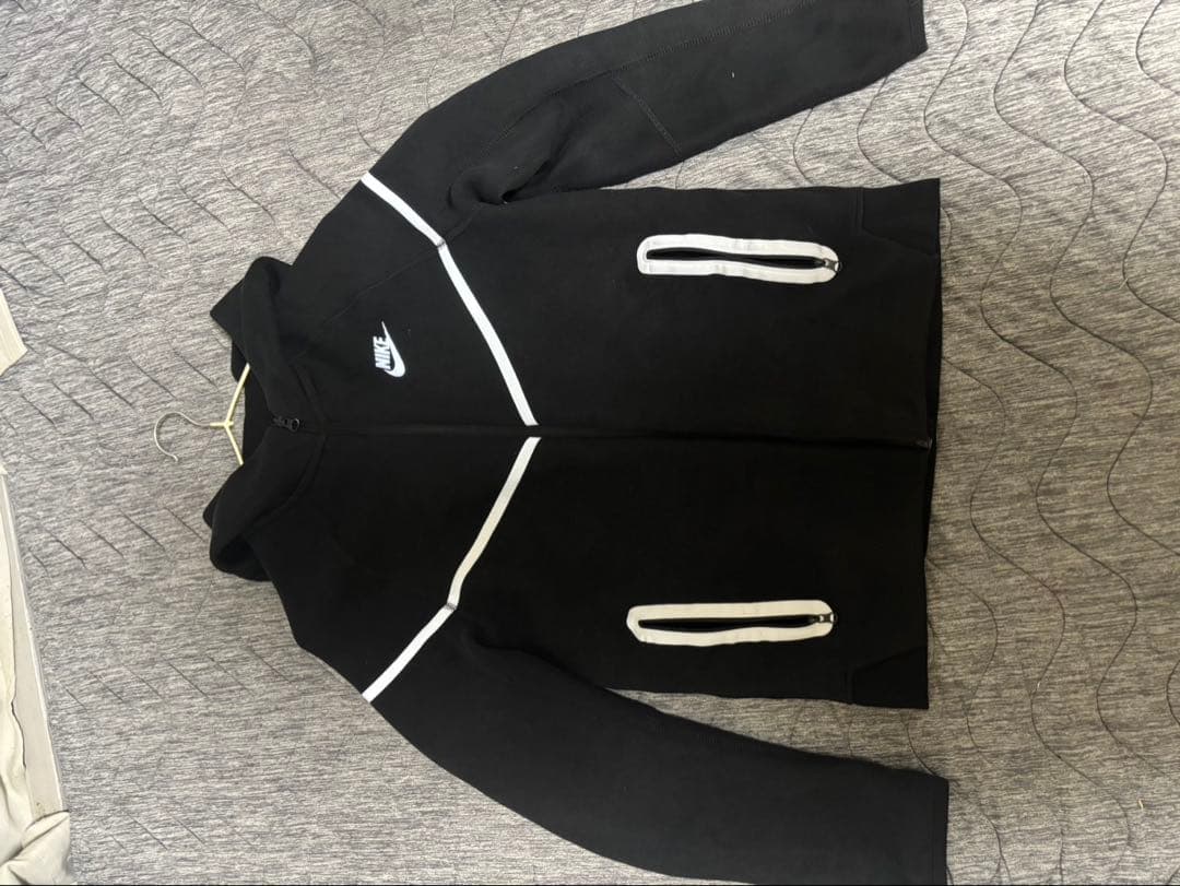 テックフリースキッズセットアップキッズサイズサイズL(着画あり)