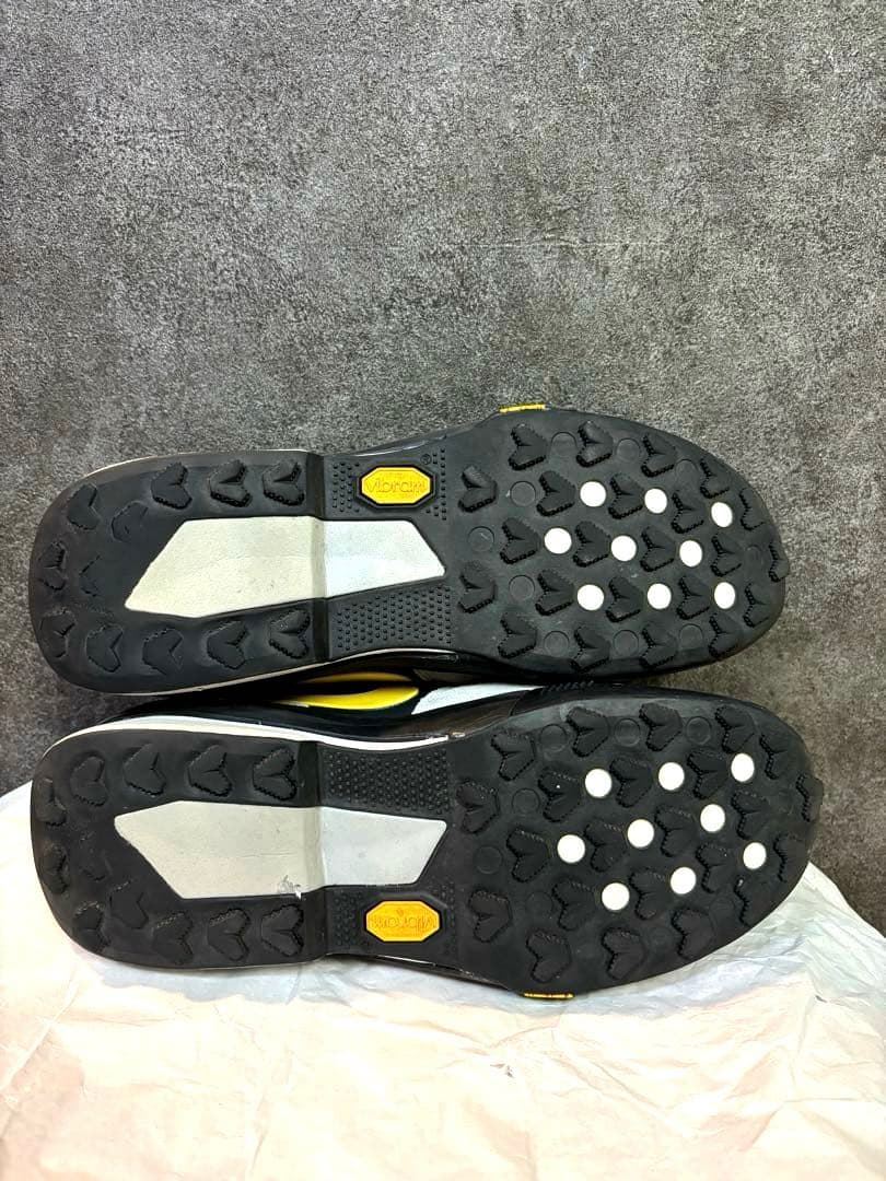 sacai × Nike Zegamadome \"Matte Silver\"
