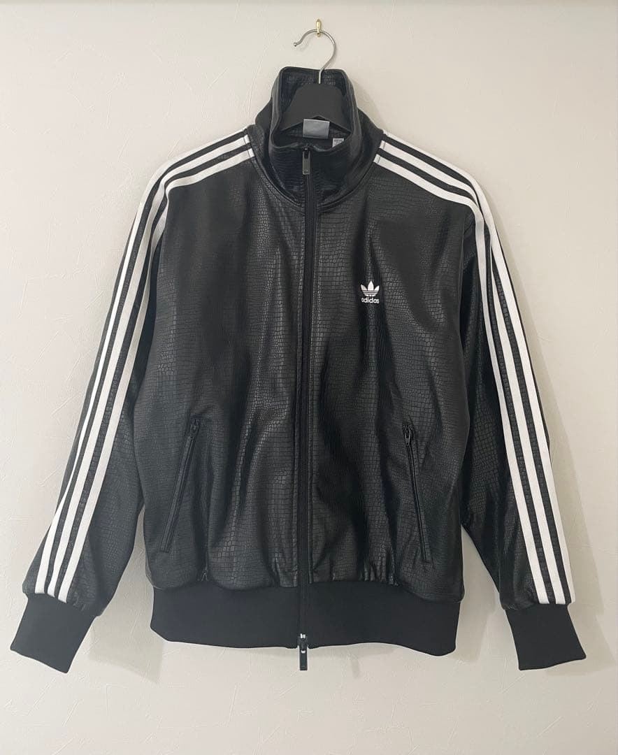 adidas レディース プレミアム フェイクレザー ファイヤーバード リュクス