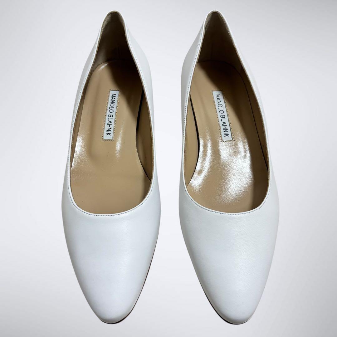 未使用級 マノロブラニク パンプス 白 37.5 裏張り済 定価12万 現行品