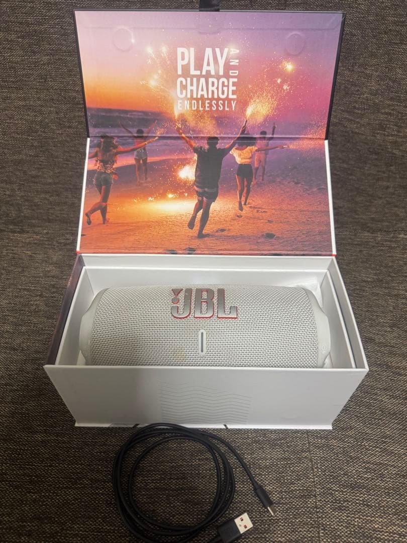 JBL Charge 5 ホワイト ワイヤレススピーカー