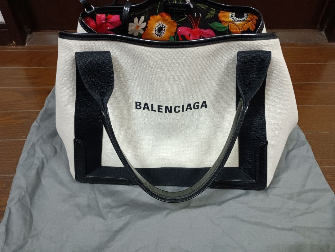 正規品希少★美品★BALENCIAGA トートバッグ ホワイトカバスS花柄