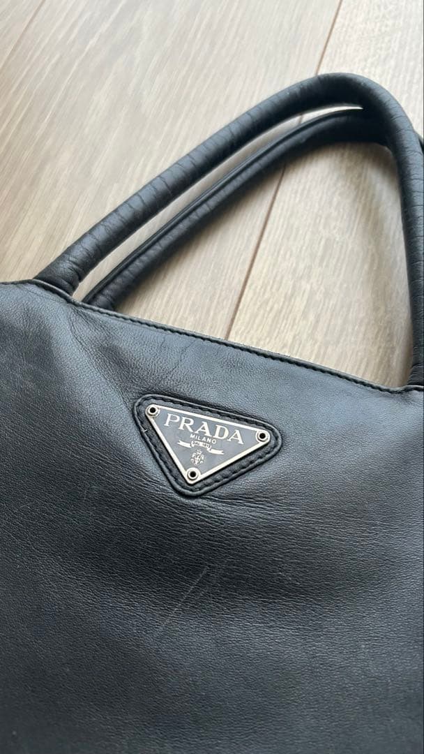 PRADA ブラック レザートートバッグ
