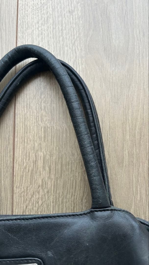 PRADA ブラック レザートートバッグ