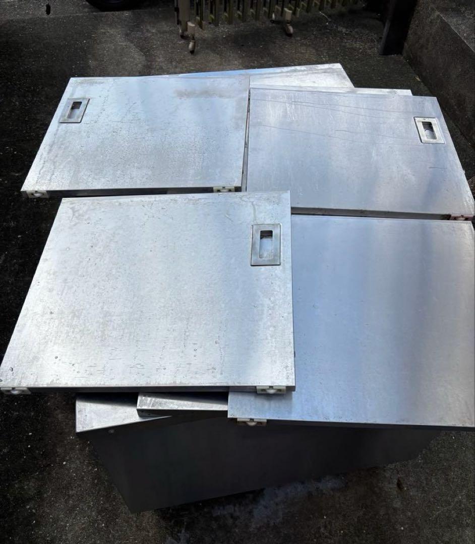 業務用ステンレス スライドドア収納キャビネット　両面扉