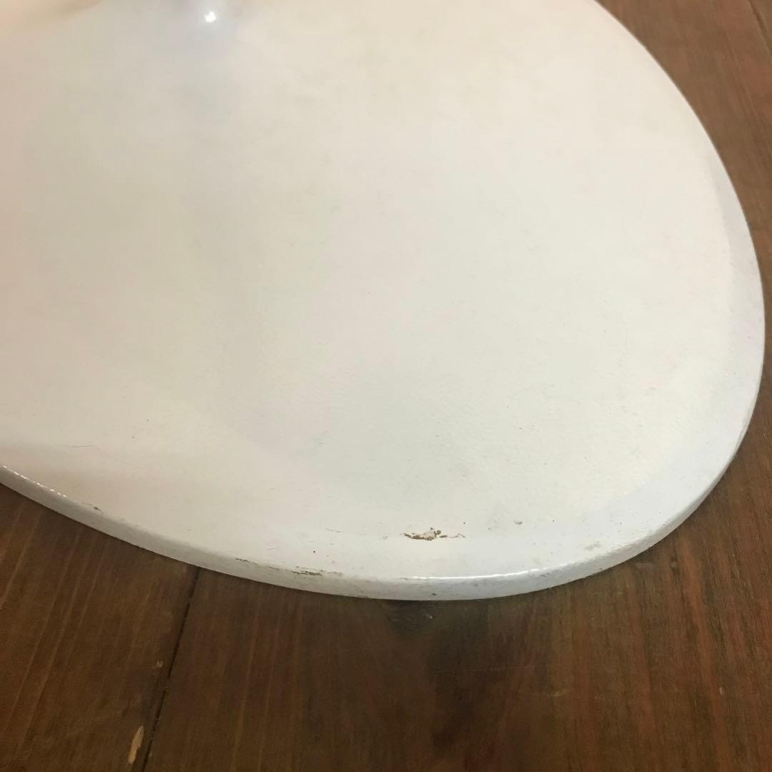 美品　鉄製　ホワイト　サイドテーブル　annachen デザイン　ナイトテーブル