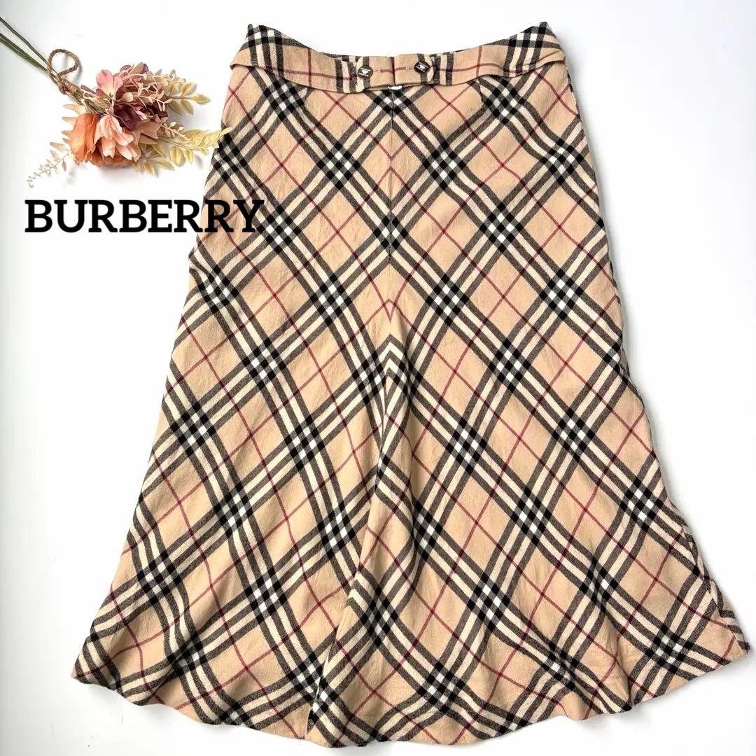 バーバリーロンドン　フレアスカート　ノバチェック柄　13