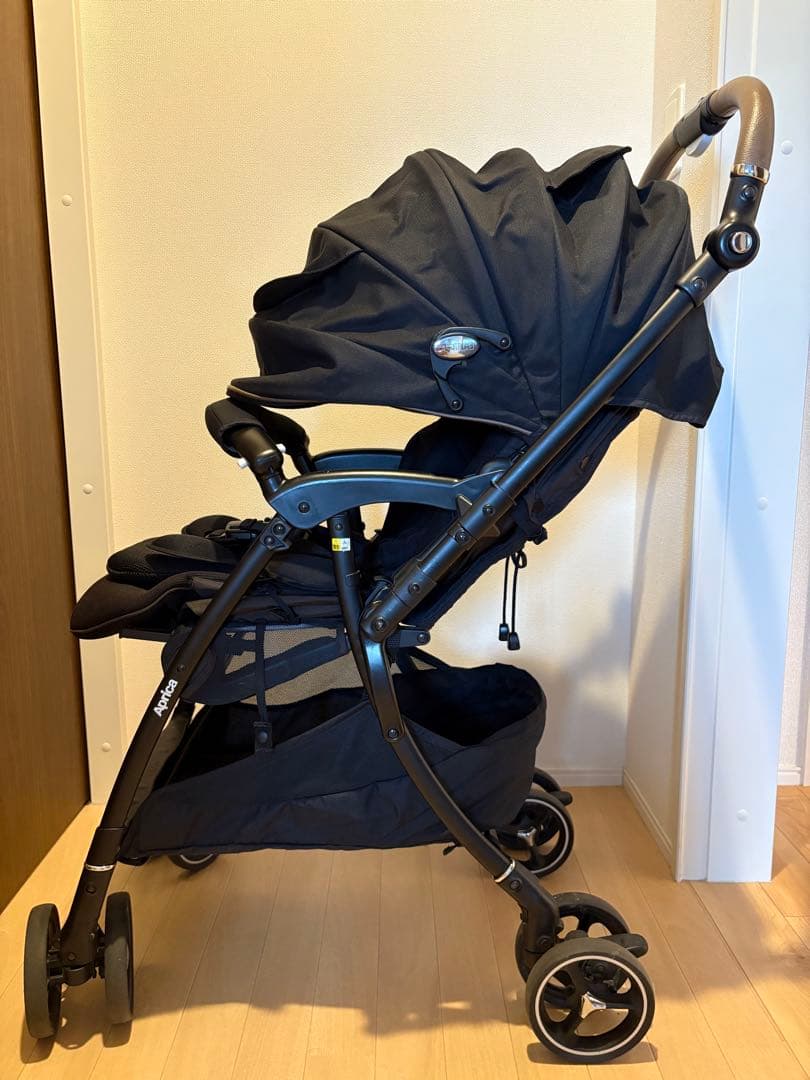 【美品】Aprica（アップリカ）ラクーナビッテクッション　ブラック ベビーカー