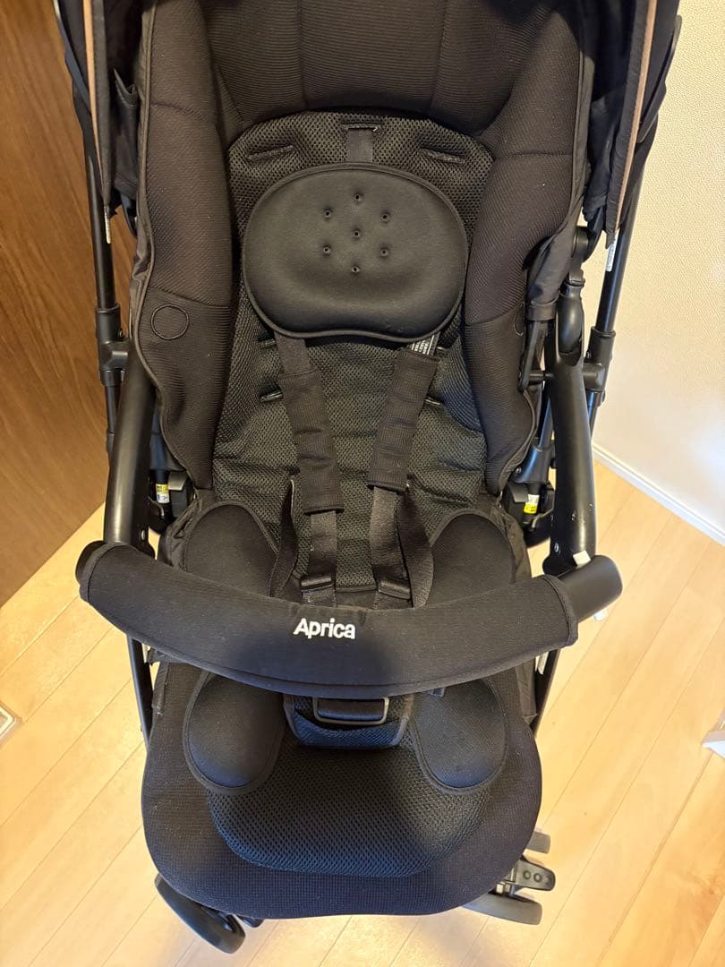 【美品】Aprica（アップリカ）ラクーナビッテクッション　ブラック ベビーカー