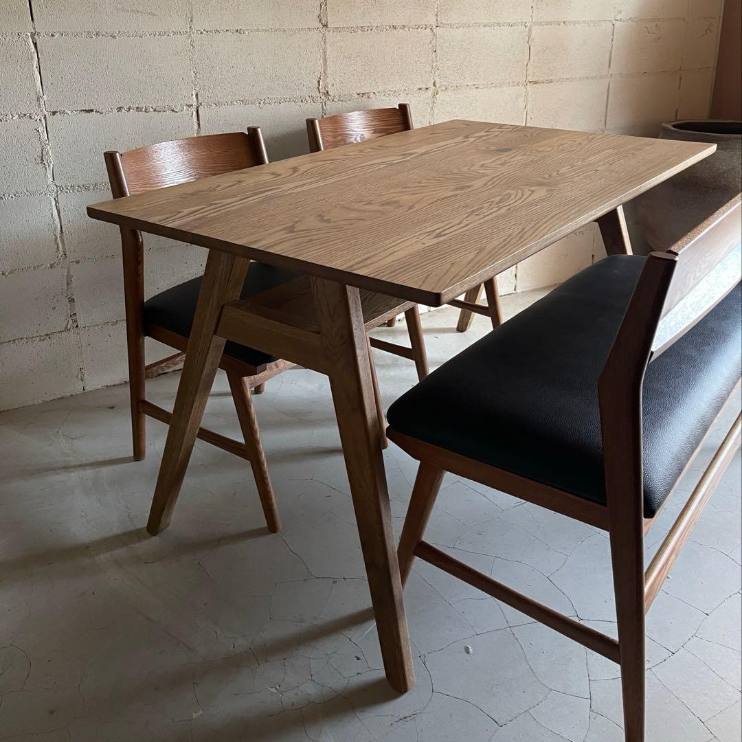 unico ADDAYウニコ アディ　ダイニングテーブル　オーク無垢材　棚板付