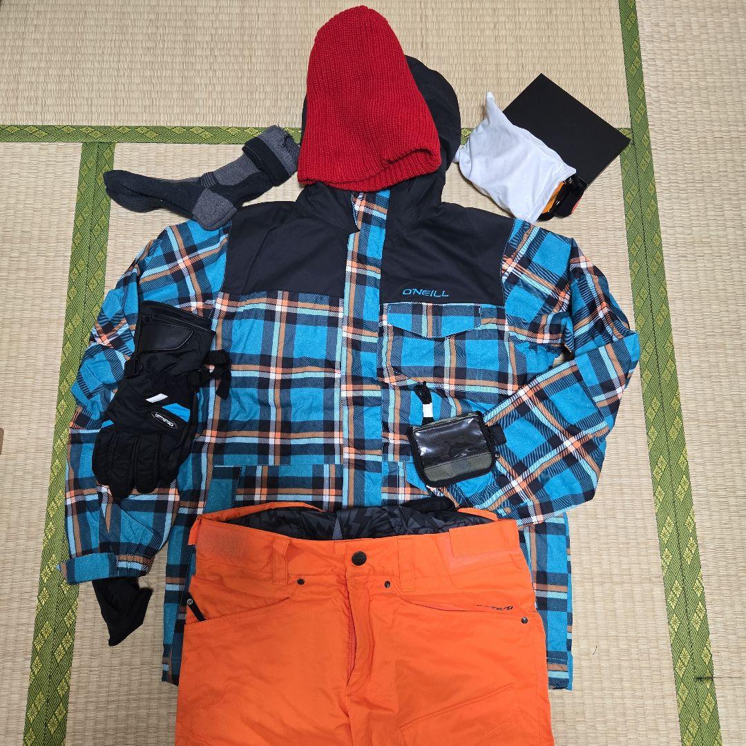 スノボウェア一式（ウェア、ゴーグル、ニット帽、手袋、靴下等）