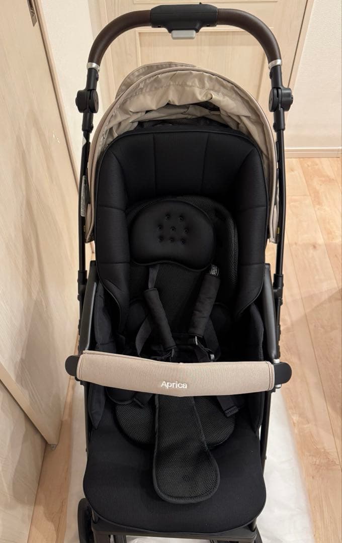 【極美品】2025アップリカラクーナクッションフリープラスAD ブライトベージュ