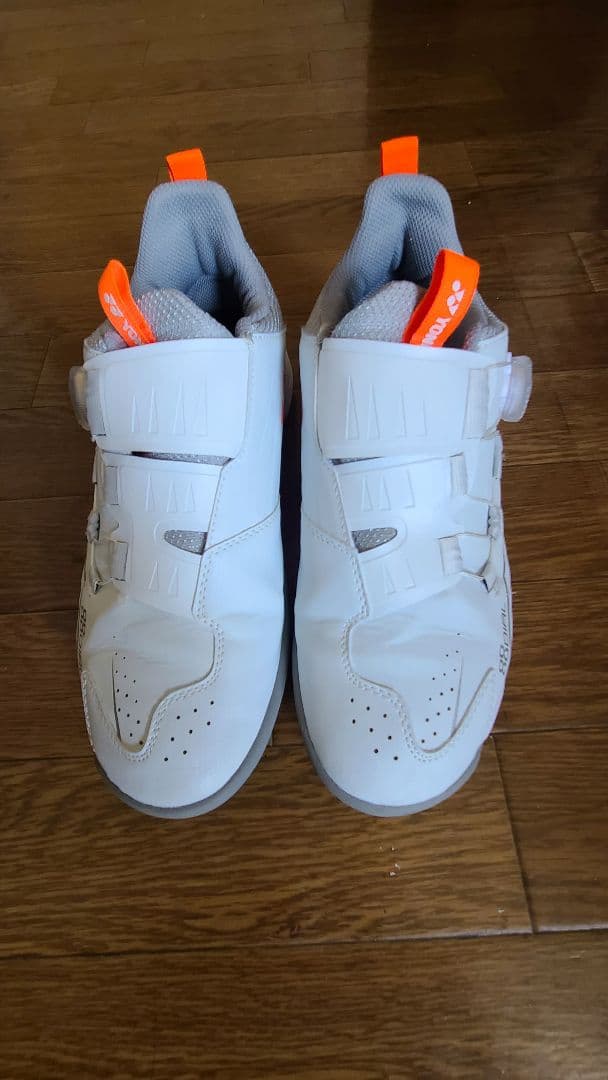 バドミントンシューズ ホワイト ダイヤル式サイズ27.0cm