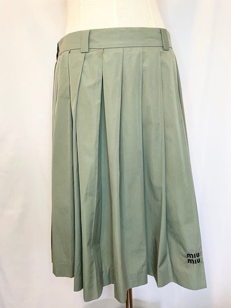 [キズ•汚れ有り] MiuMiu プリーツ カーキ スカートSize 40