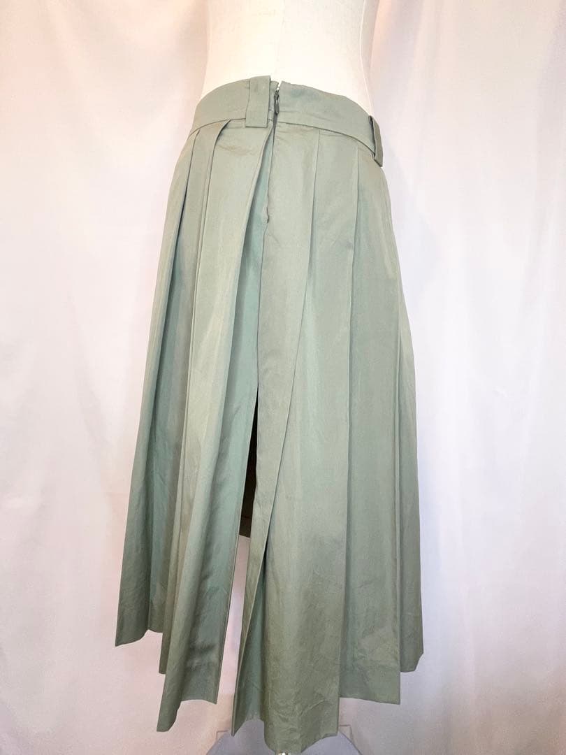 [キズ•汚れ有り] MiuMiu プリーツ カーキ スカートSize 40