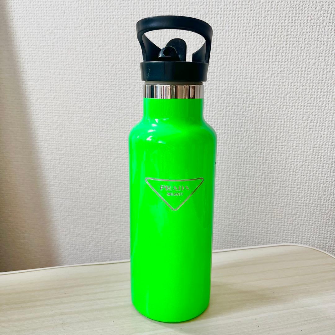 プラダ（PRADA）のステンレススティール製保温ウォーターボトル（500ml）