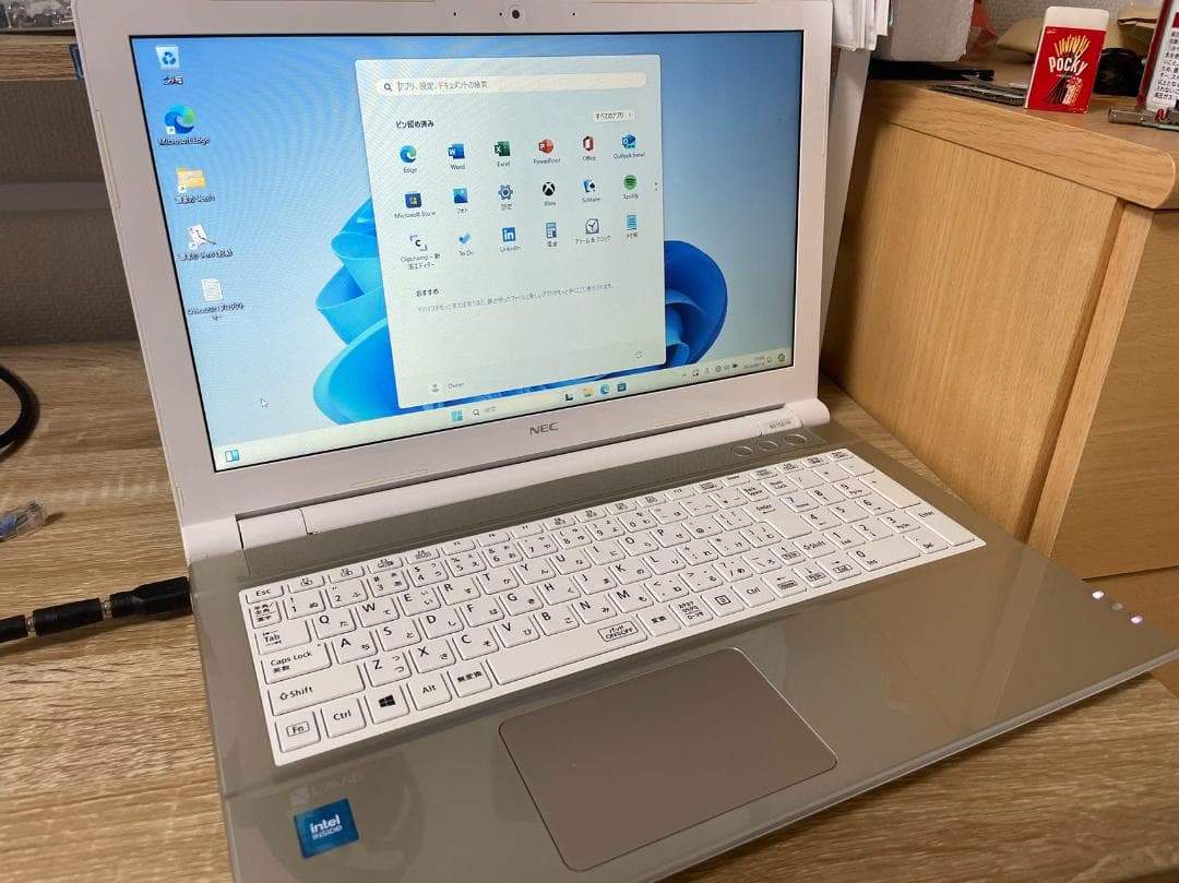 超美品 NEC 新品SSD256GB 8G Office付き 初心者向け