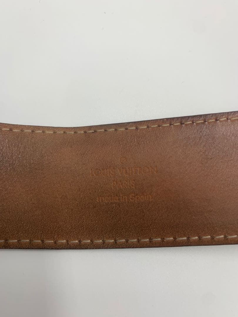 ルイ・ヴィトン モルタルホワイト レザーベルト P55