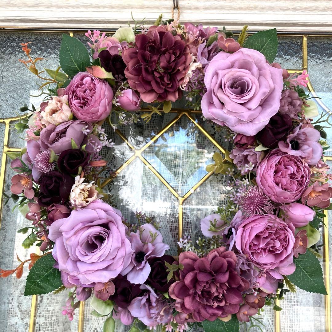 キリンです。ロイヤルブルーポインセチアとローズのクリスマスリース他2点