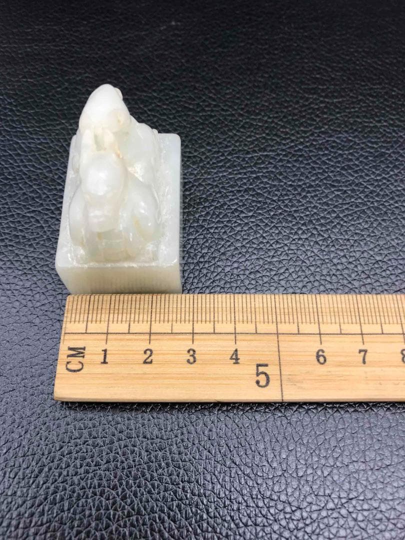 中国古美術　和田玉　古印　白玉印　双龍紋鈕　純粋和田玉　高玉質(F-65)