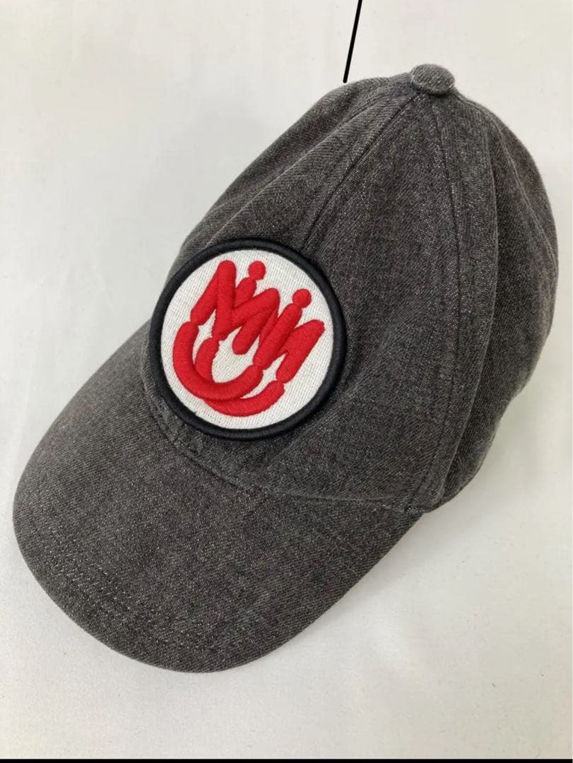 miu miu ブラック ロゴキャップ