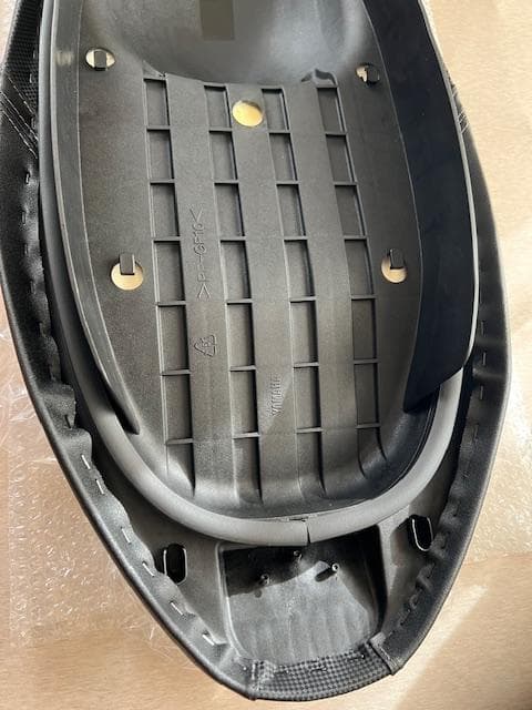 YAMAHA マジェスティS 純正シート 新品
