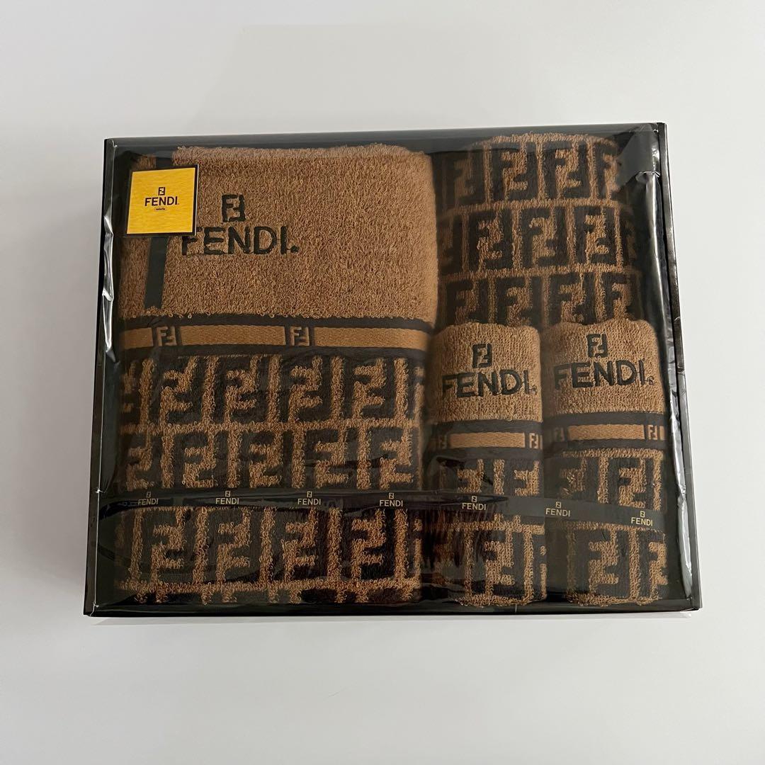 新品 未使用　未開封　FENDI　フェンディ　タオルセット　ズッカ柄